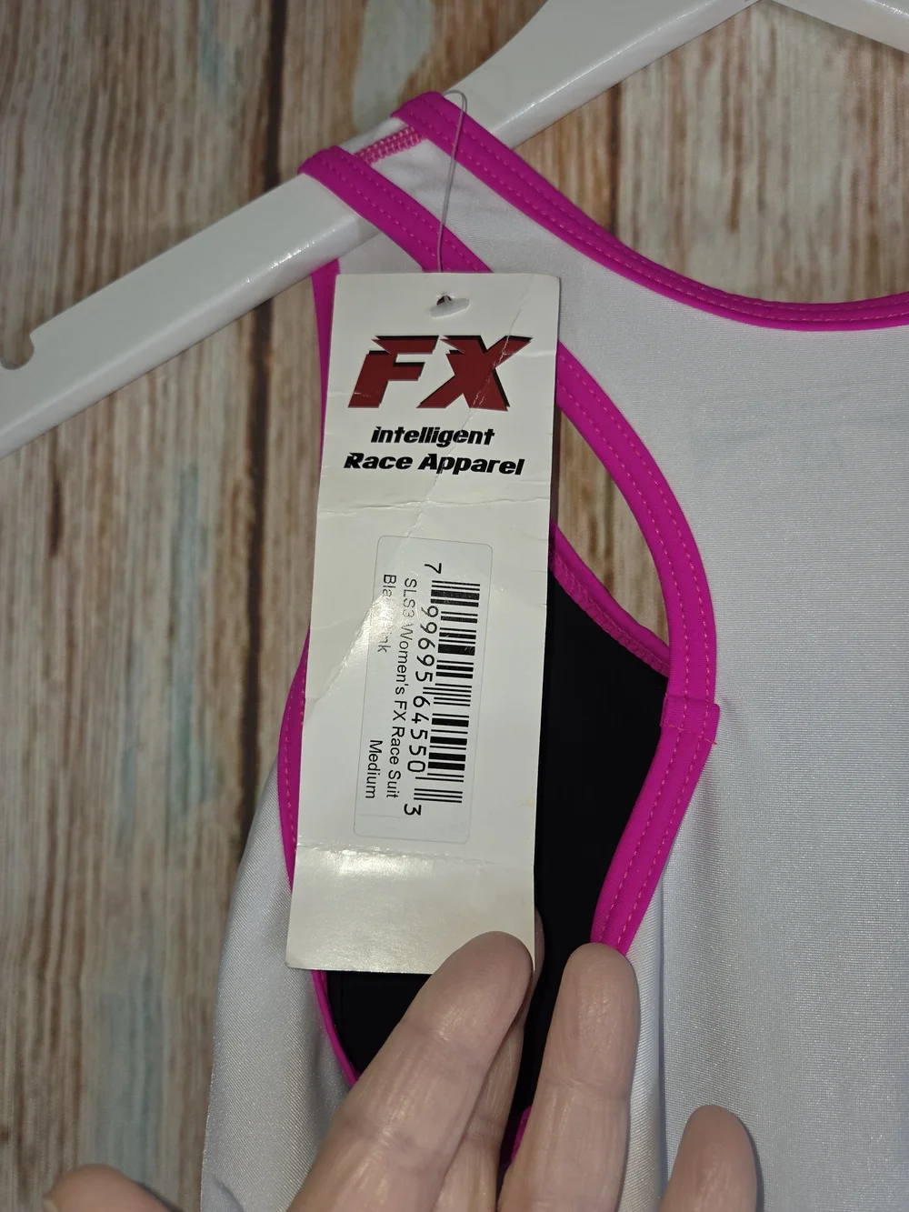 SL3S Women’s Magenta Black White Triathlon Suit Performance Racing Cycling. Sz M